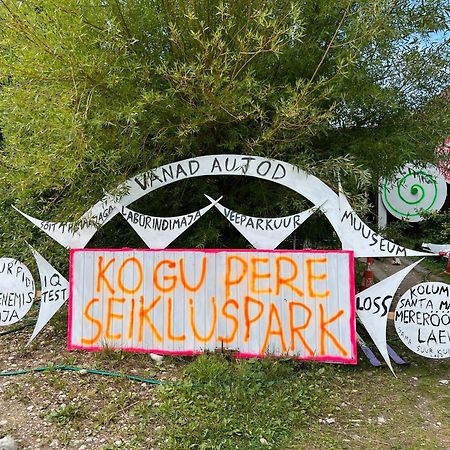 Suurekivi Kuelalistemaja Hotell Reigi Eksteriør bilde
