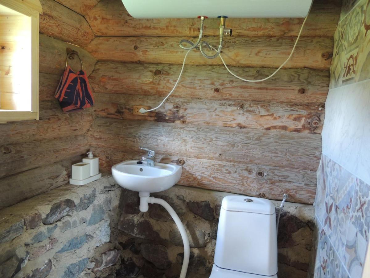 Suurekivi Kuelalistemaja Hotell Reigi Eksteriør bilde