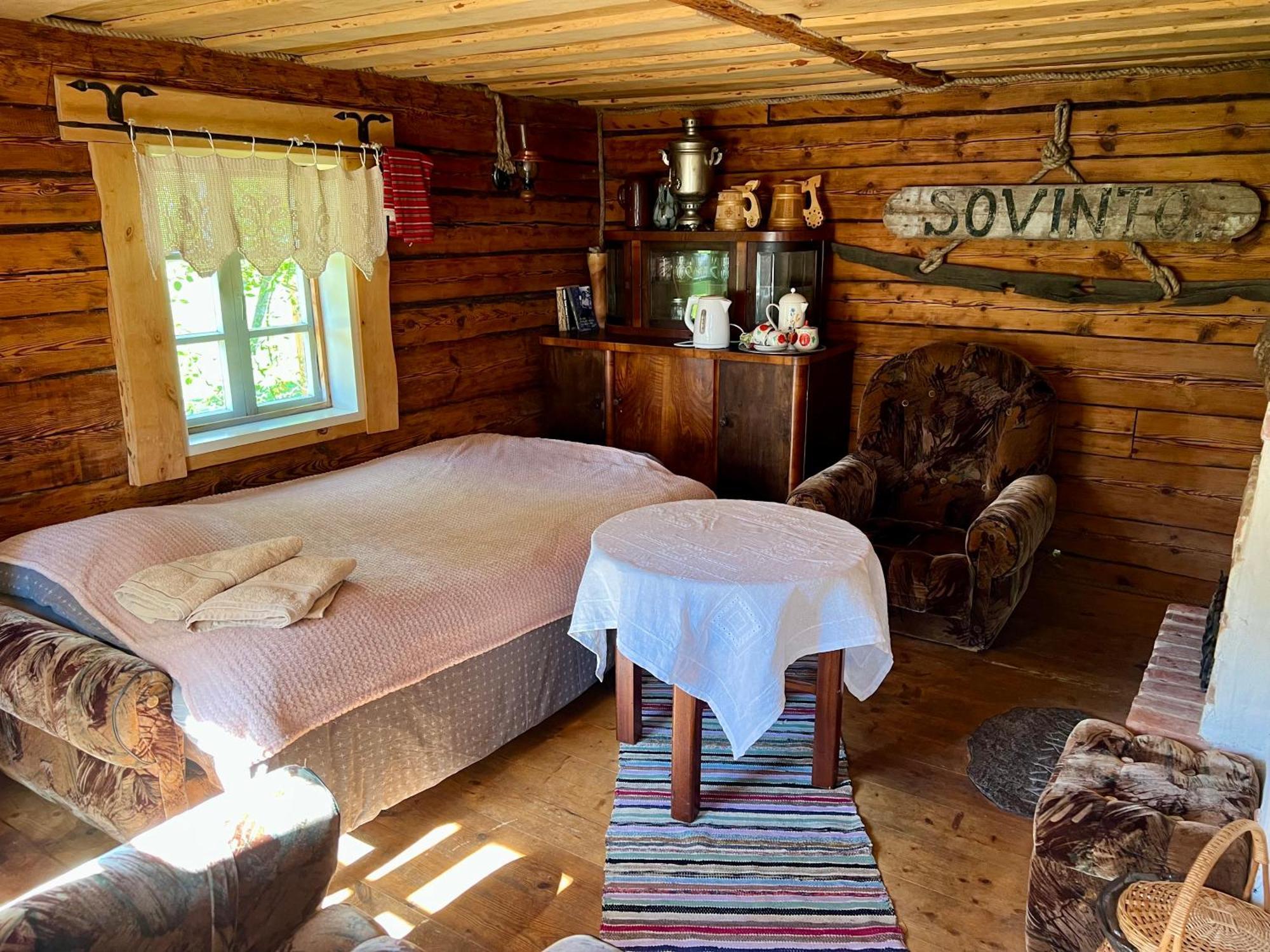 Suurekivi Kuelalistemaja Hotell Reigi Eksteriør bilde