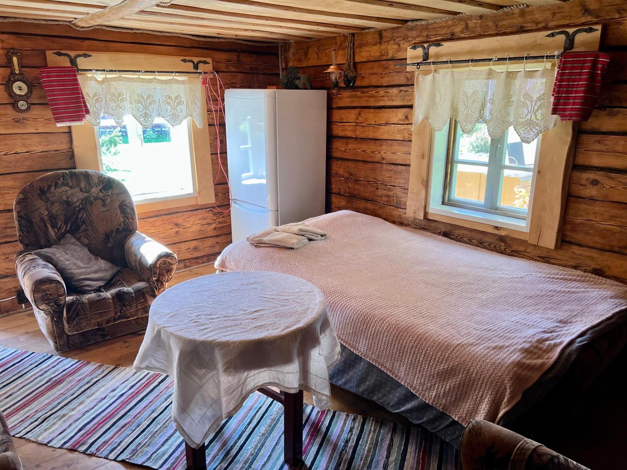Suurekivi Kuelalistemaja Hotell Reigi Eksteriør bilde